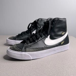 Nike Blazer Mid '77 SE "Black/White" Women's Shoes Sneakers
